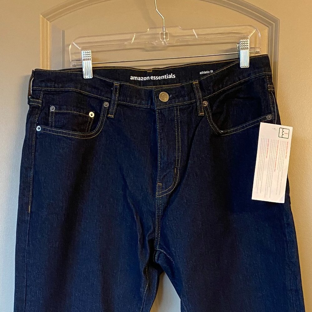 NEW Amazon Essentials Mens Athletic Fit Jeans 35x30